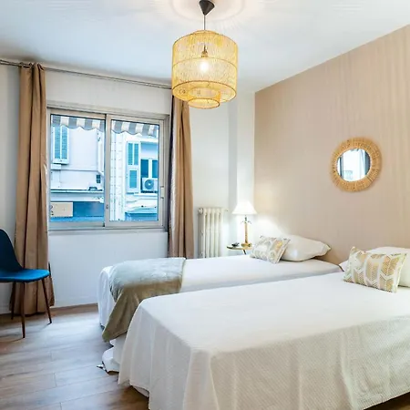 3-br Steps From Palais Des Festivals شقة كان