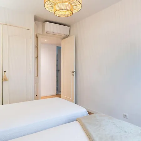3-br Steps From Palais Des Festivals شقة *